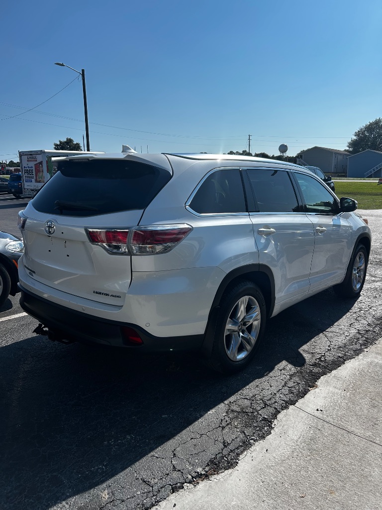 2016 Toyota Highlander - $17,500