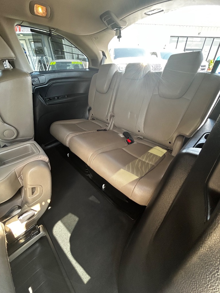 2019 Honda Odyssey - $21,800