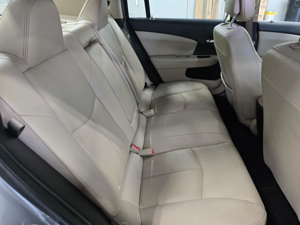 2014 Chrysler 200 - $5,500