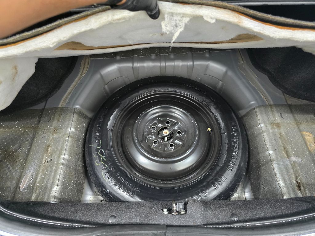 2014 Chrysler 200 - $5,500