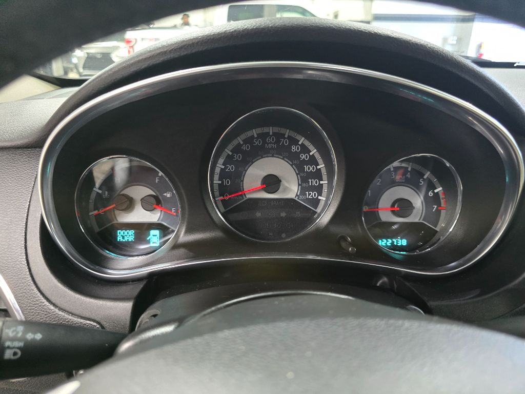 2014 Chrysler 200 - $5,500