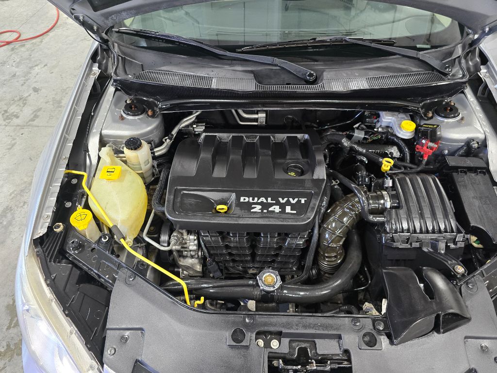 2014 Chrysler 200 - $5,500