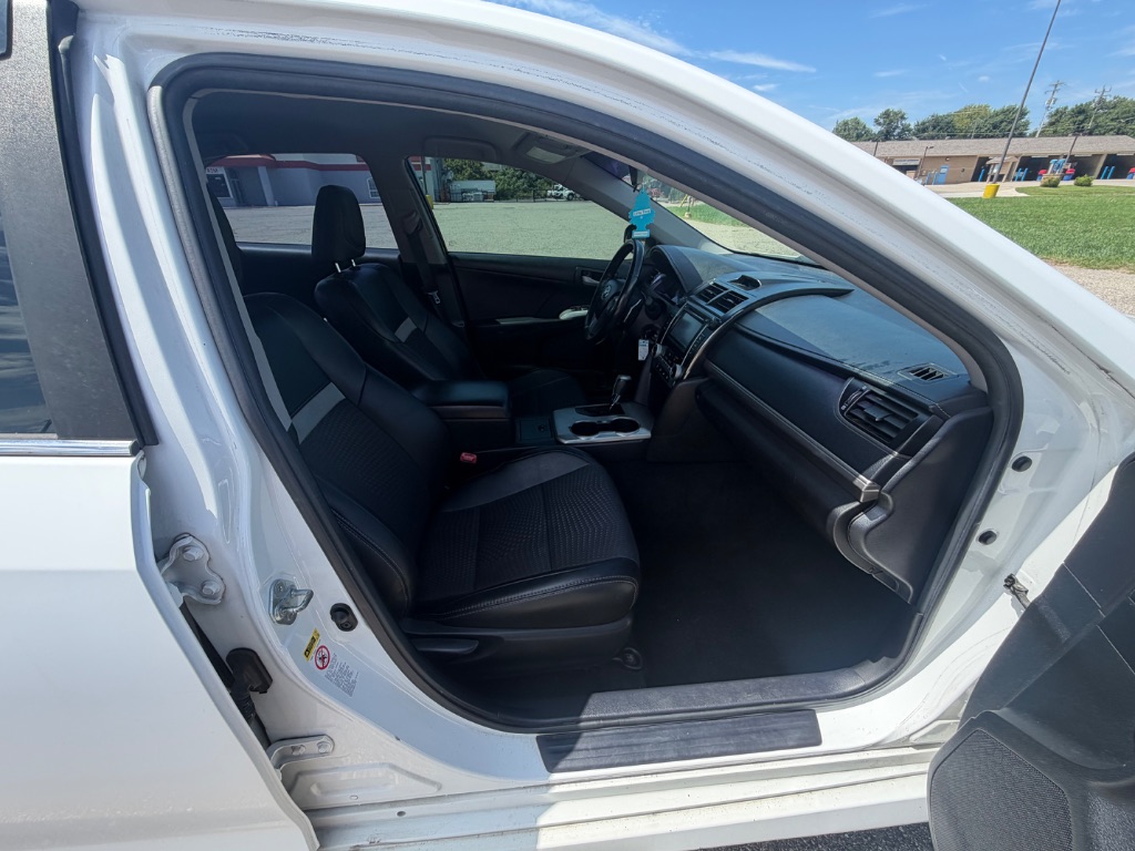 2012 Toyota Camry - $9,000