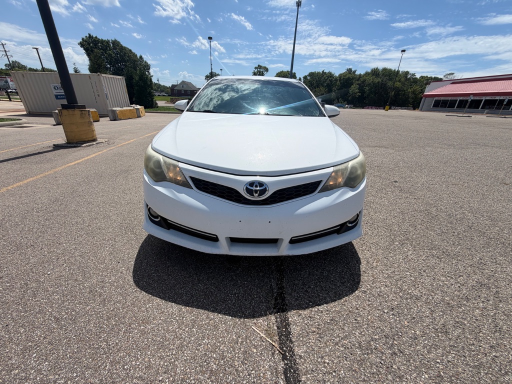 2012 Toyota Camry - $9,000