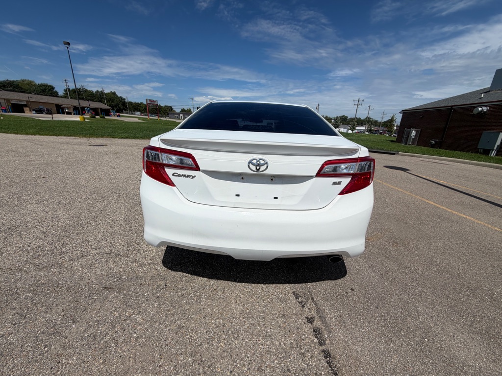 2012 Toyota Camry - $9,000