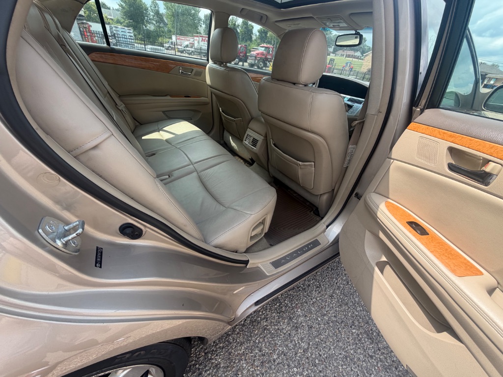 2006 Toyota Avalon - $5,000