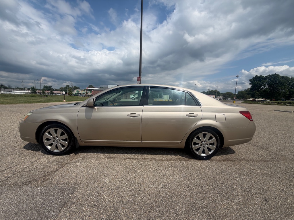 2006 Toyota Avalon - $5,000
