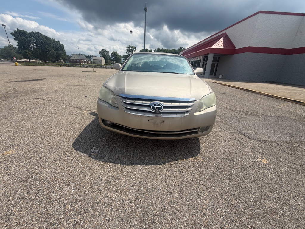 2006 Toyota Avalon - $5,000