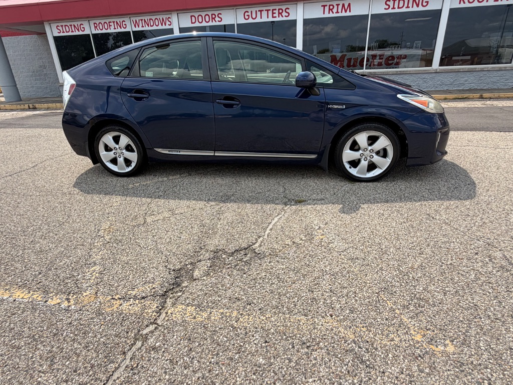 2012 Toyota Prius - $9,600