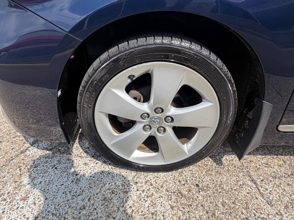 2012 Toyota Prius - $9,600