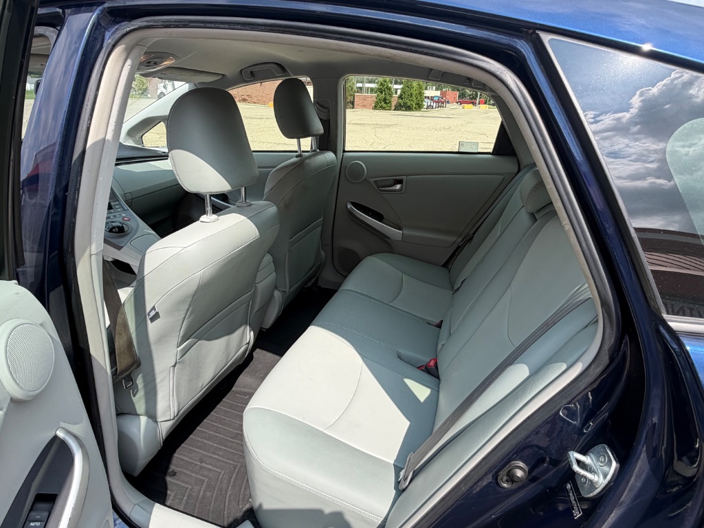 2012 Toyota Prius - $9,600