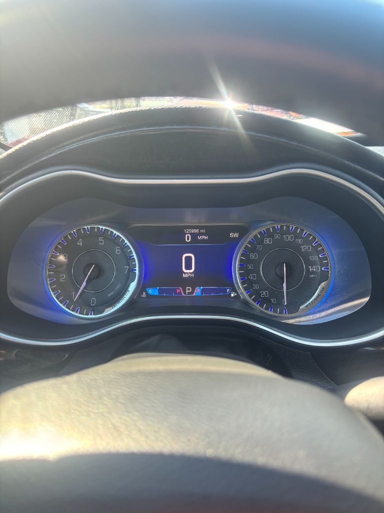 2015 Chrysler 200 C photo