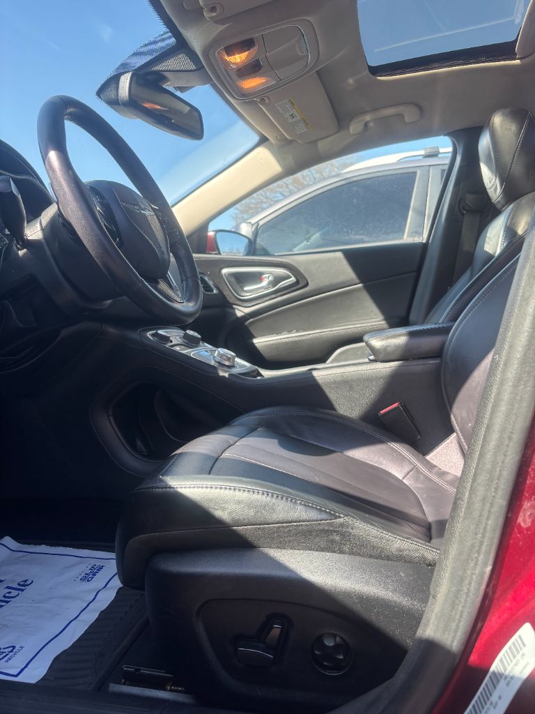 2015 Chrysler 200 C photo