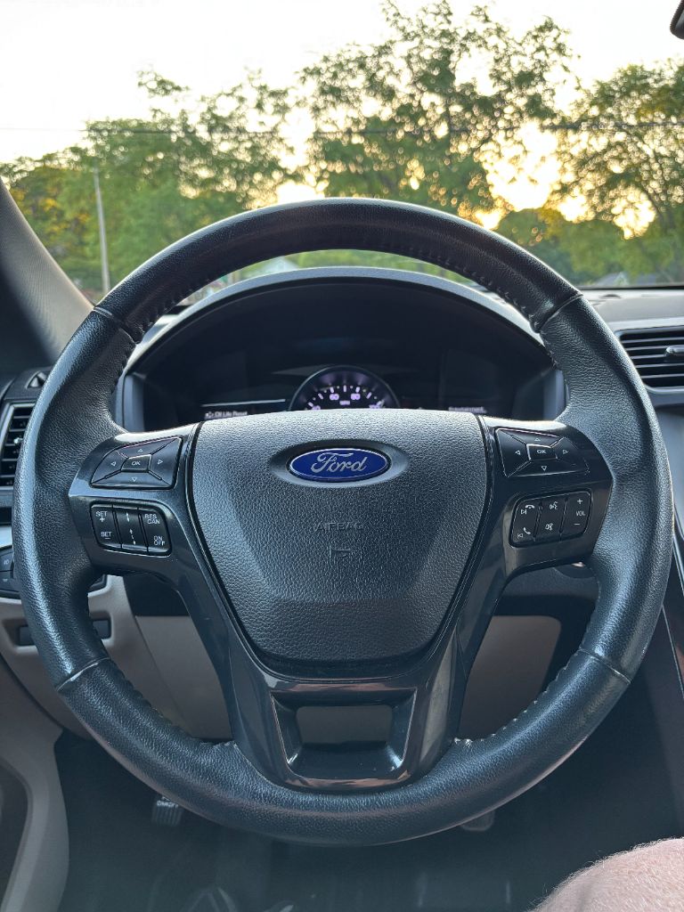 2019 Ford Explorer - $13,500