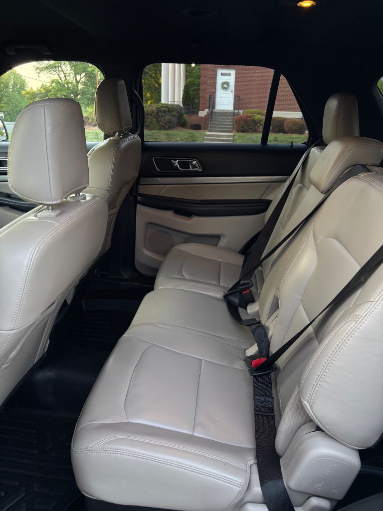 2019 Ford Explorer - $13,500