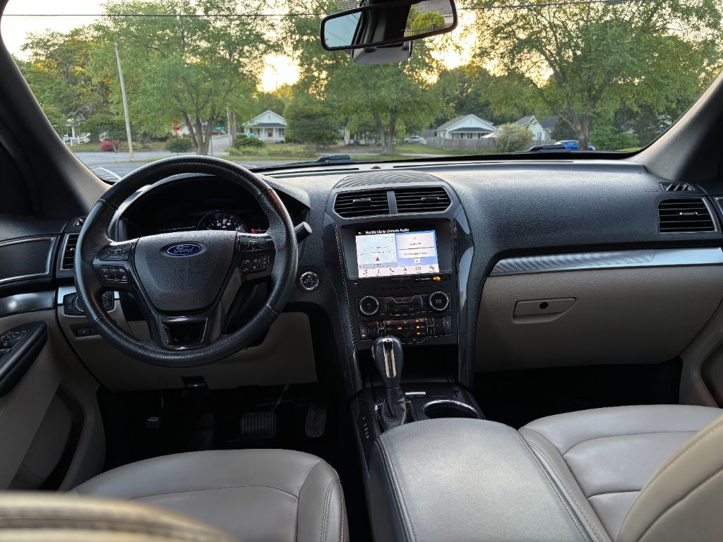 2019 Ford Explorer - $13,500