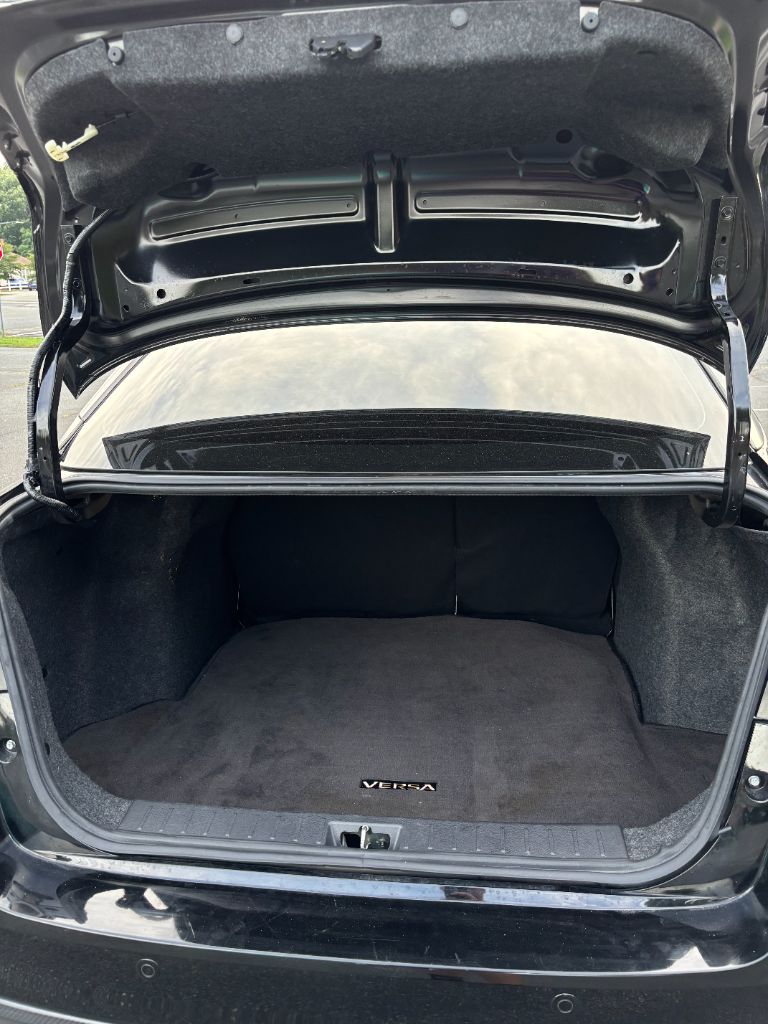 2023 Nissan Versa - $13,000