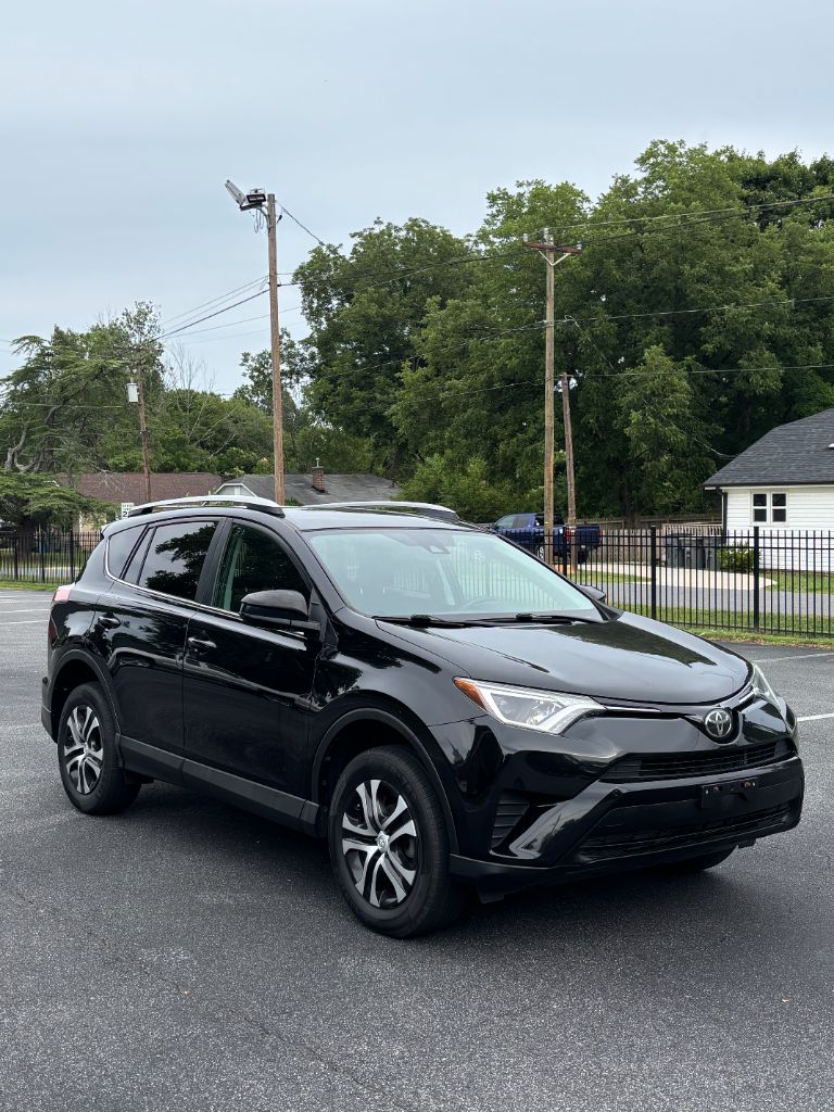 2018 Toyota RAV4 - $17,900