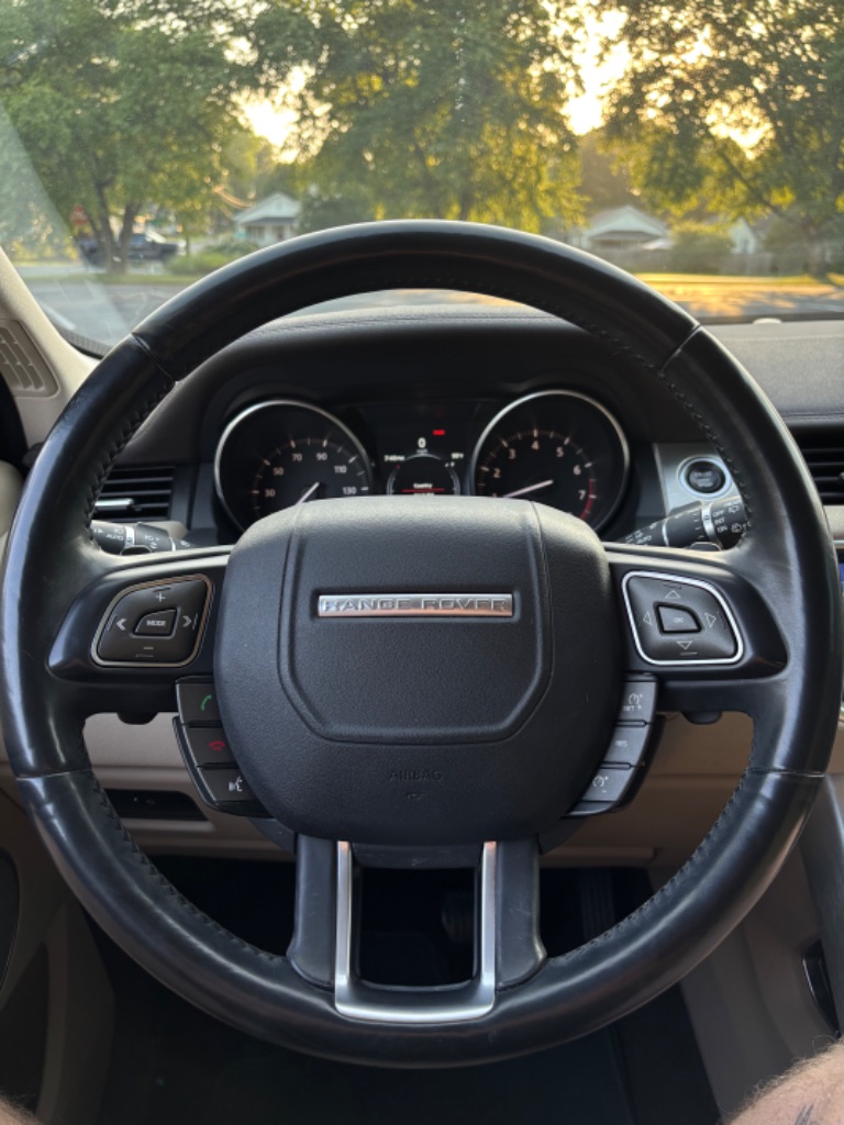 2017 Land Rover Range Rover Evoque - $13,900