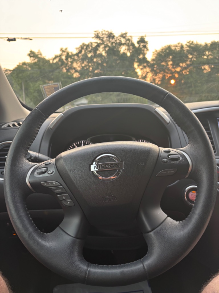 2018 Nissan Pathfinder - $13,100
