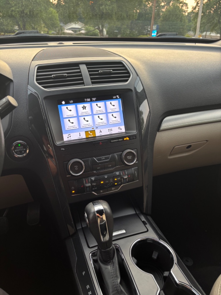 2019 Ford Explorer - $14,400