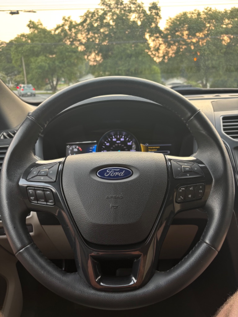 2019 Ford Explorer - $14,400