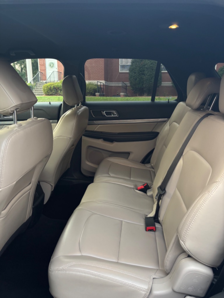 2019 Ford Explorer - $14,400