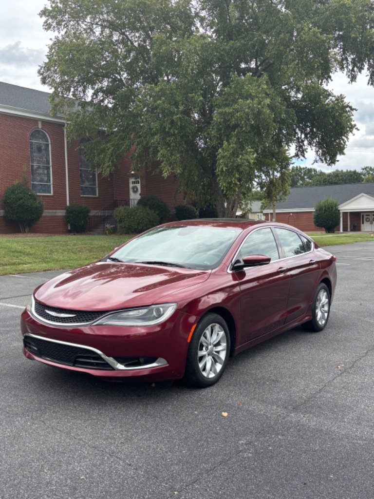 2015 Chrysler 200 - $6,900