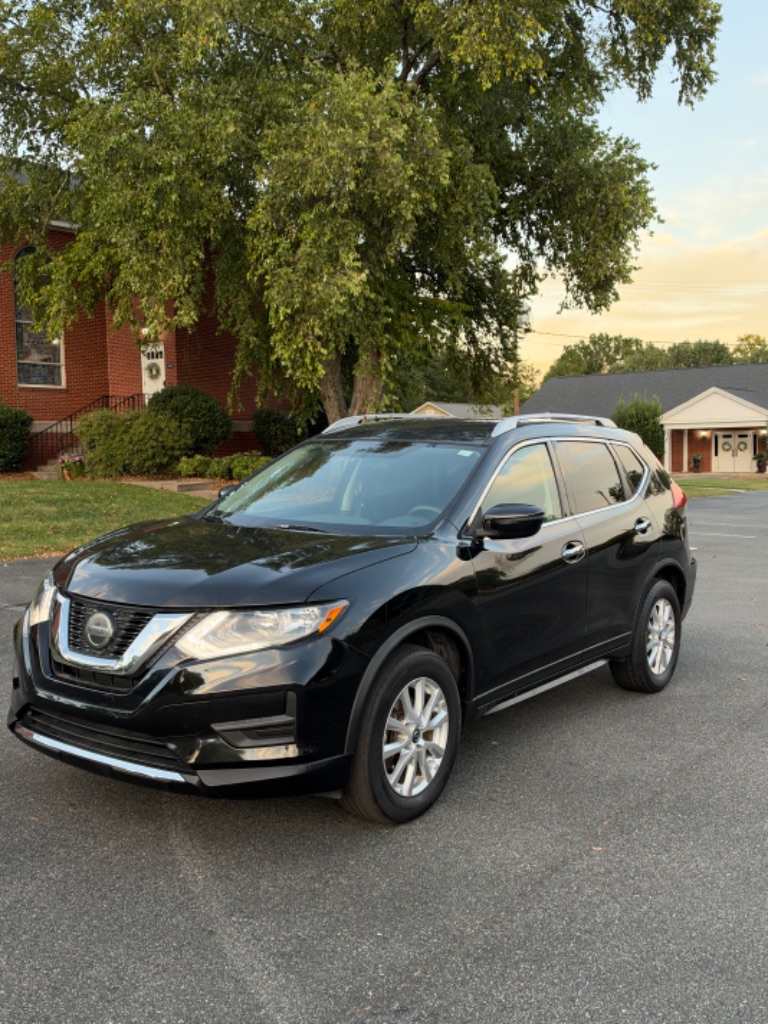 2018 Nissan Rogue - $10,400