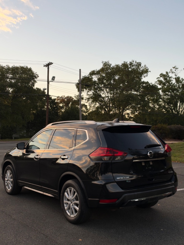 2018 Nissan Rogue - $10,400