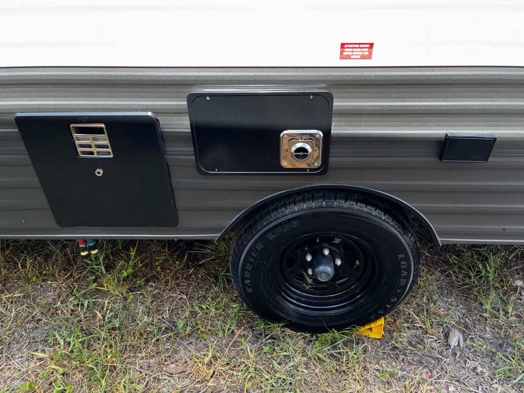2022 Gulf Stream Coach, Inc. Gulf Stream Coach, Inc. - $9,950