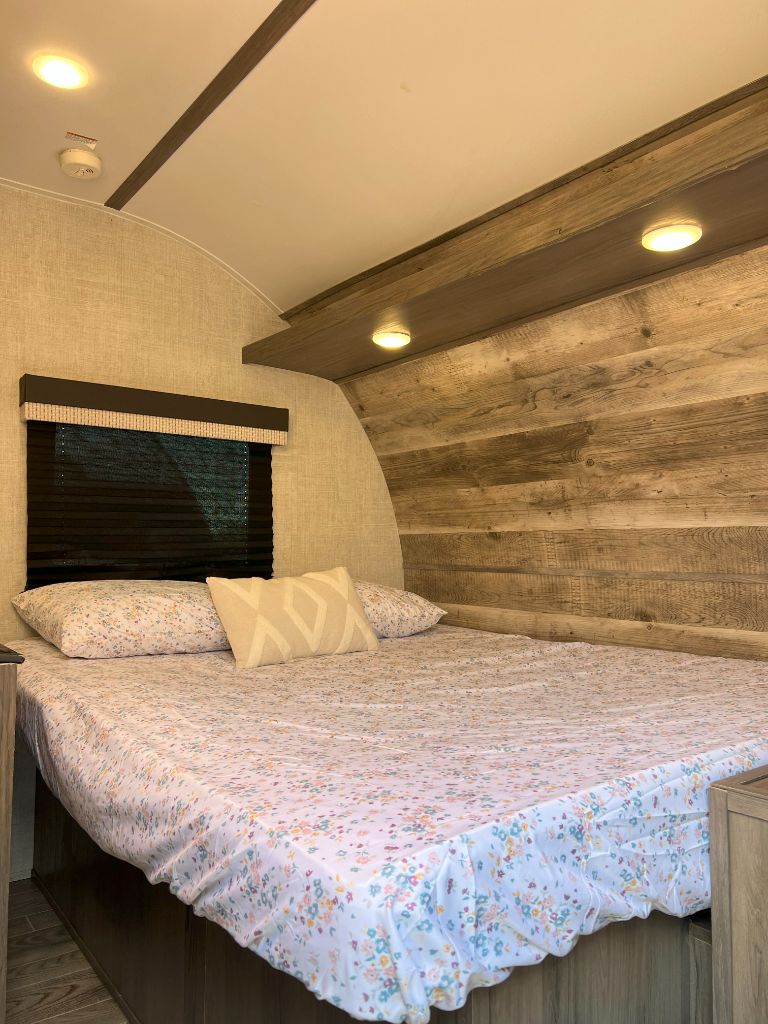 2022 Gulf Stream Coach, Inc. Gulf Stream Coach, Inc. - $9,950