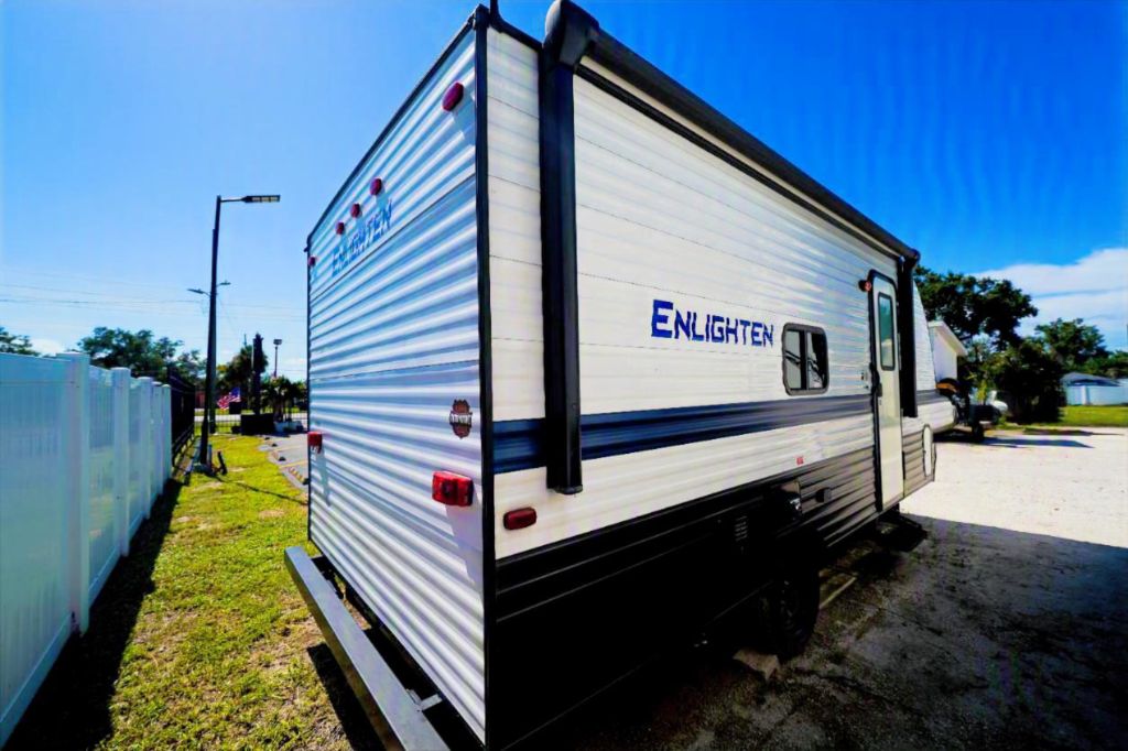 2022 Gulf Stream Coach, Inc. Gulf Stream Coach, Inc. - $9,950