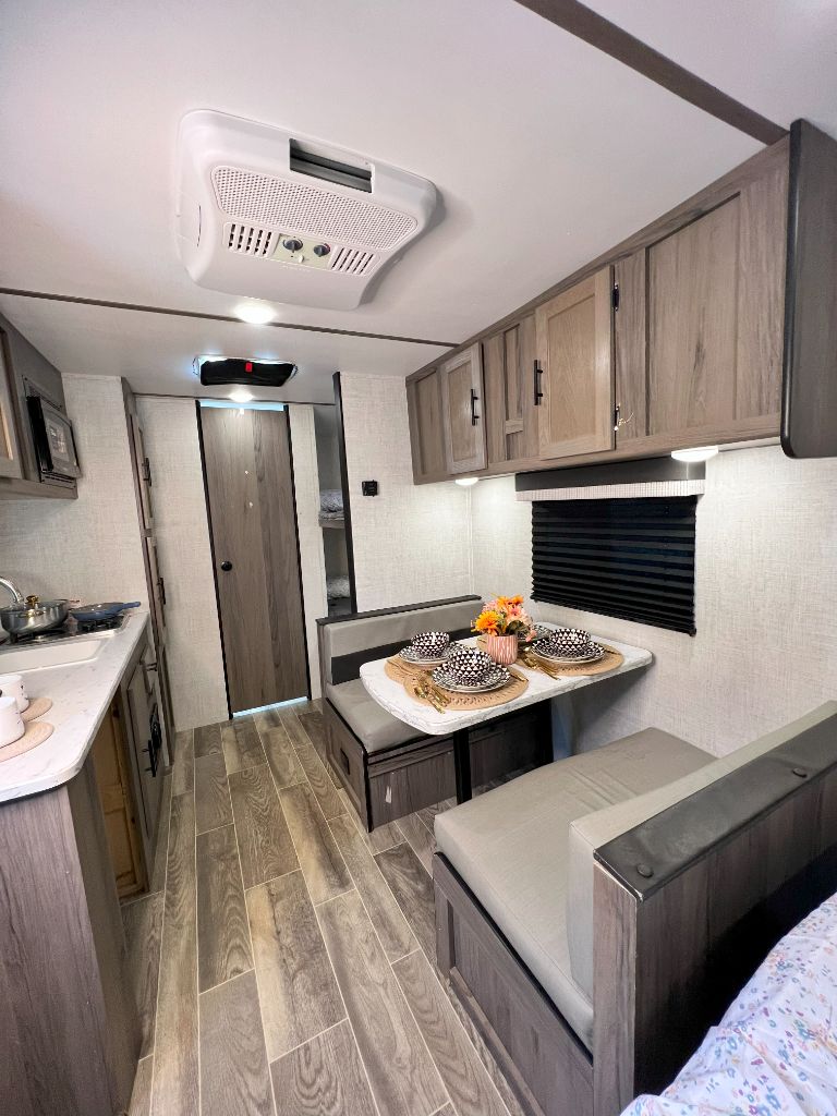 2022 Gulf Stream Coach, Inc. Gulf Stream Coach, Inc. - $9,950