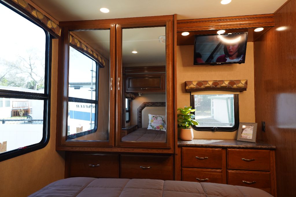 2017 Ford Motorhome Chassis - $42,950