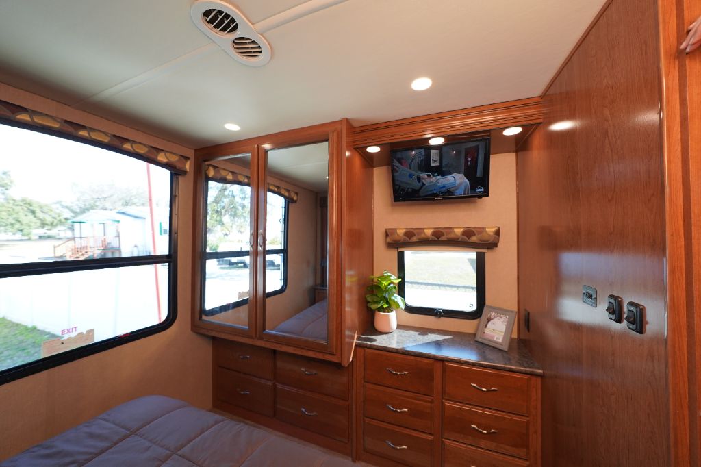 2017 Ford Motorhome Chassis - $42,950