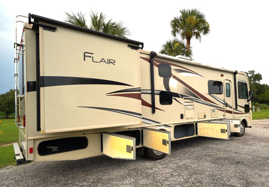 2017 Ford Motorhome Chassis - $42,950