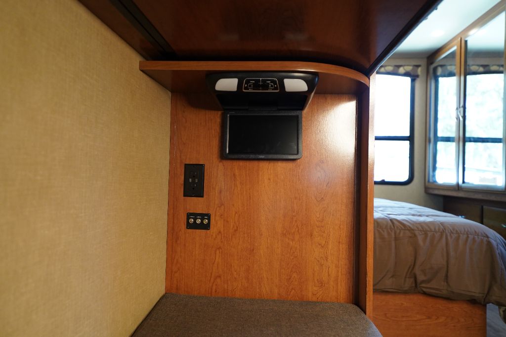2017 Ford Motorhome Chassis - $42,950