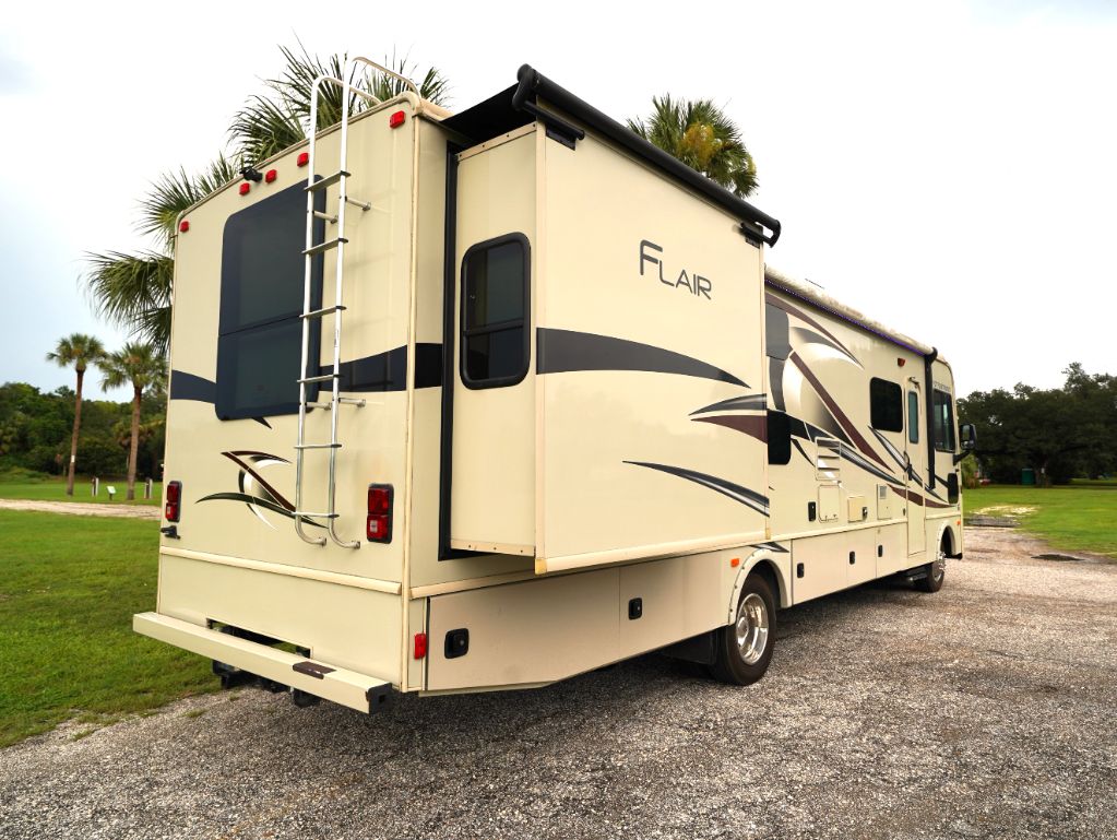 2017 Ford Motorhome Chassis - $42,950