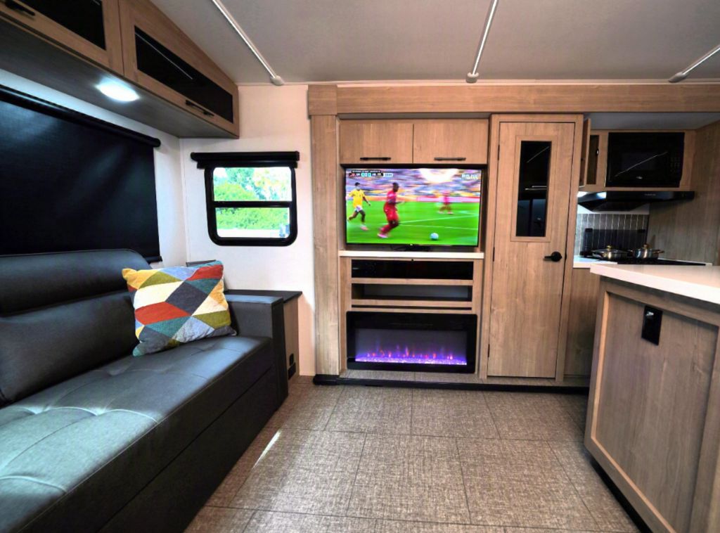 2025 Grand Design Imagine XLS 2970RL - $41,300