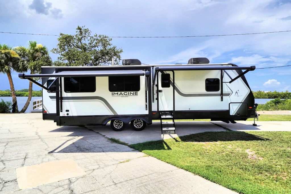 2025 Grand Design Imagine XLS 2970RL - $41,300