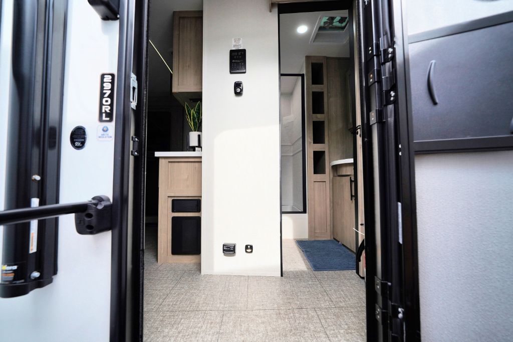 2025 Grand Design Imagine XLS 2970RL - $41,300
