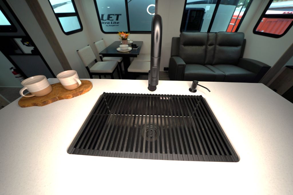 2025 Grand Design Imagine XLS 2970RL - $41,300