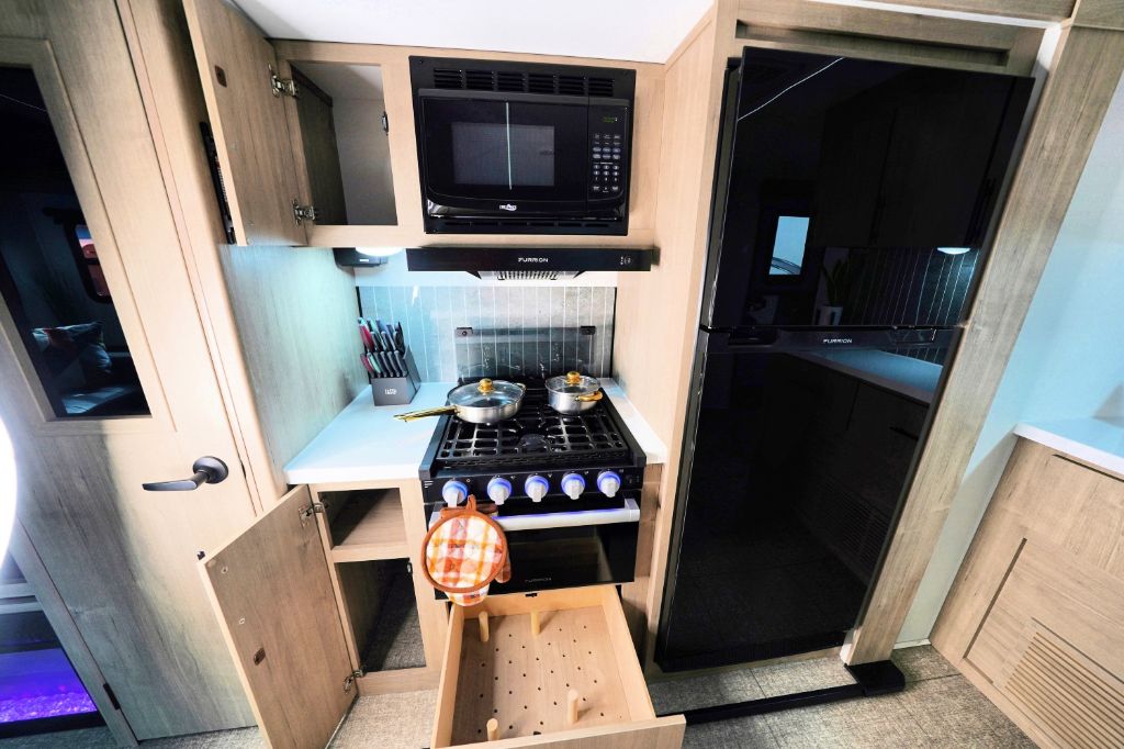 2025 Grand Design Imagine XLS 2970RL - $41,300