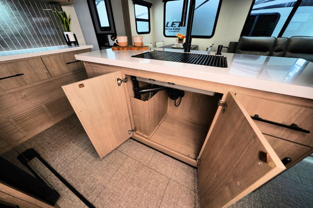 2025 Grand Design Imagine XLS 2970RL - $41,300
