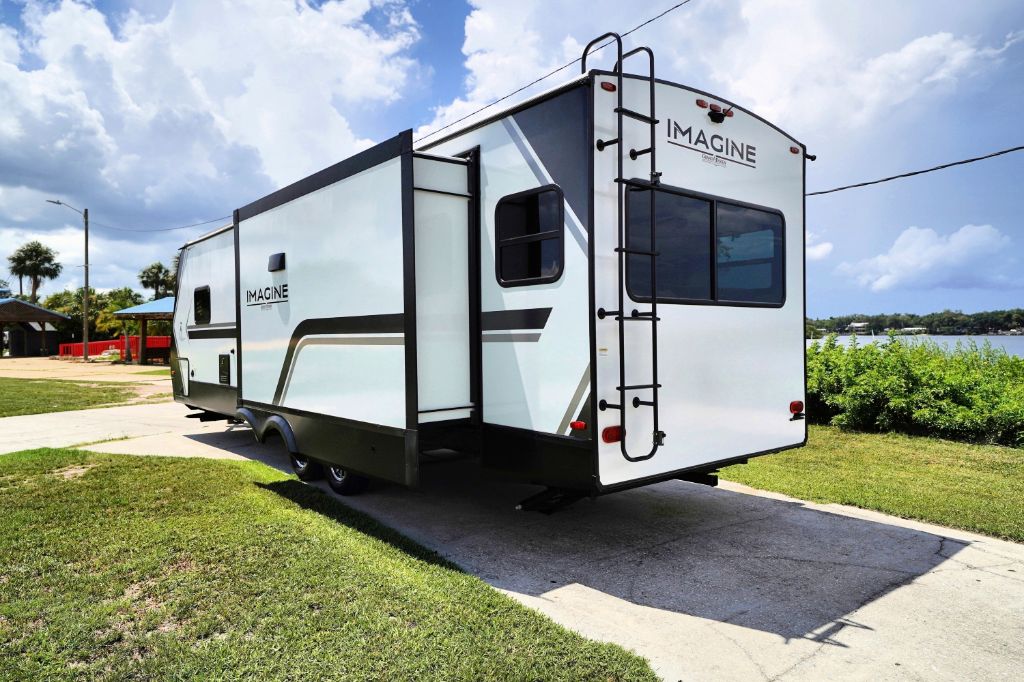 2025 Grand Design Imagine XLS 2970RL - $41,300