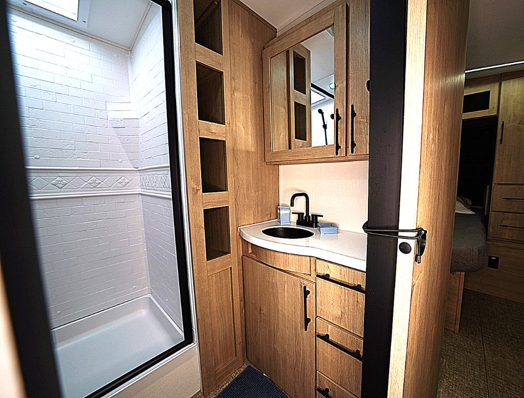2025 Grand Design Imagine XLS 2970RL - $41,300