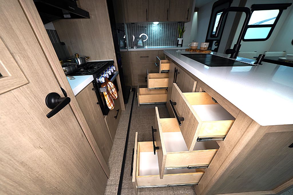2025 Grand Design Imagine XLS 2970RL - $41,300