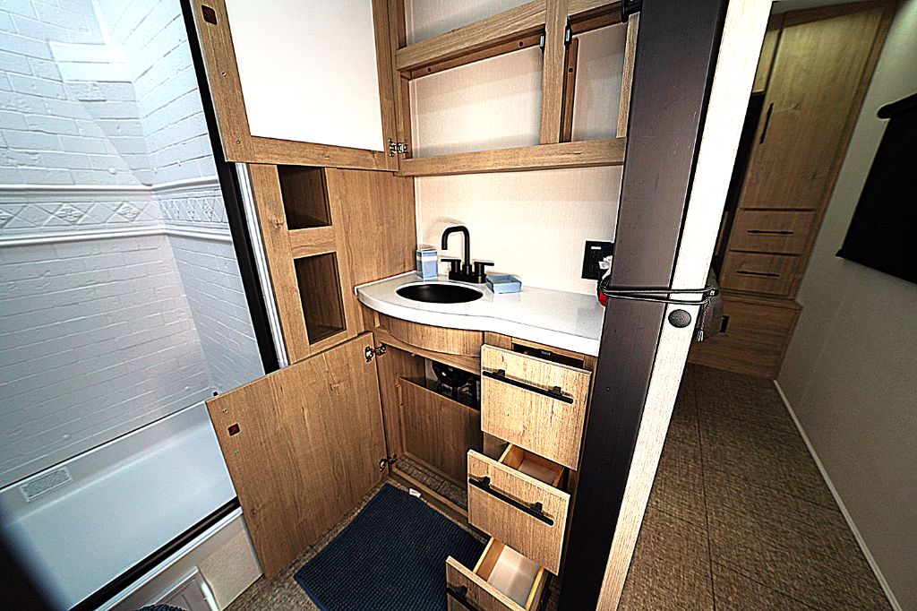 2025 Grand Design Imagine XLS 2970RL - $41,300