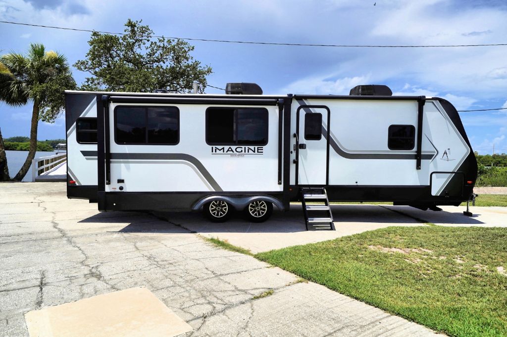 2025 Grand Design Imagine XLS 2970RL - $41,300